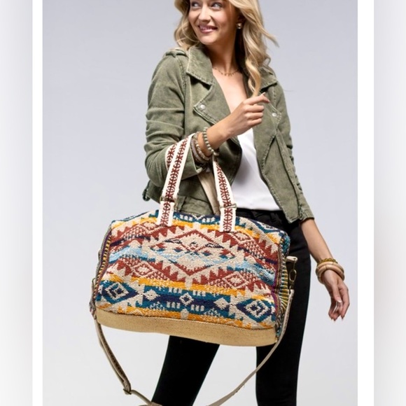 Meet your Posher, Sara - Picture 14 of 14